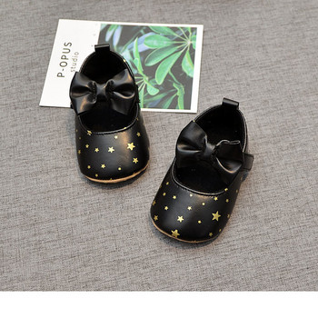 Бебешки обувки с апликация звезди и панделка