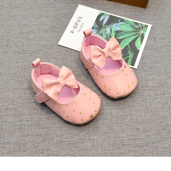 Aplikatsioonitähtede ja paelaga beebikingad