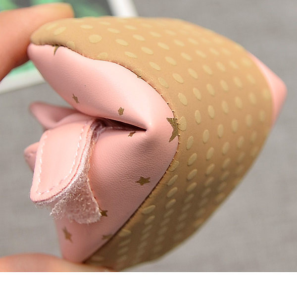 Aplikatsioonitähtede ja paelaga beebikingad