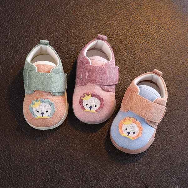 Beebi tekstiilist kingad 3D elemendiga