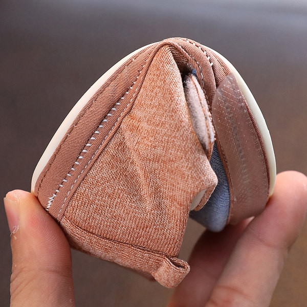 Beebi tekstiilist kingad 3D elemendiga