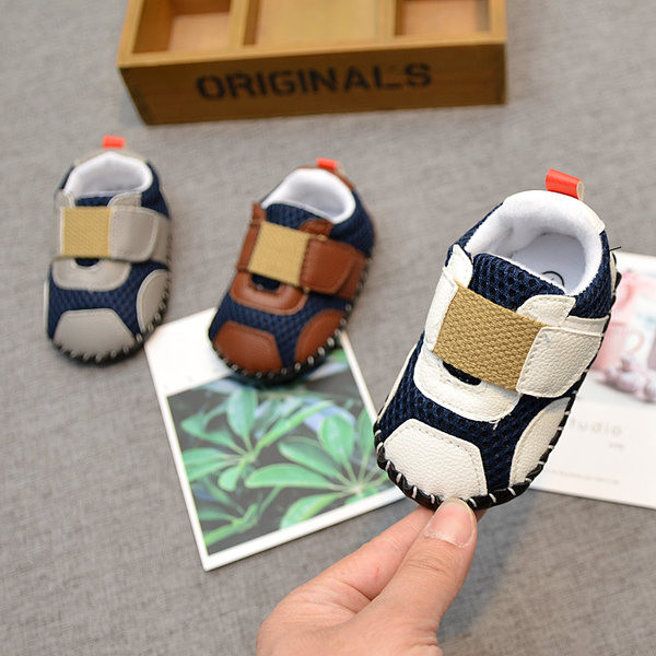 Nahast plaastrite ja pehme tallaga beebikingad