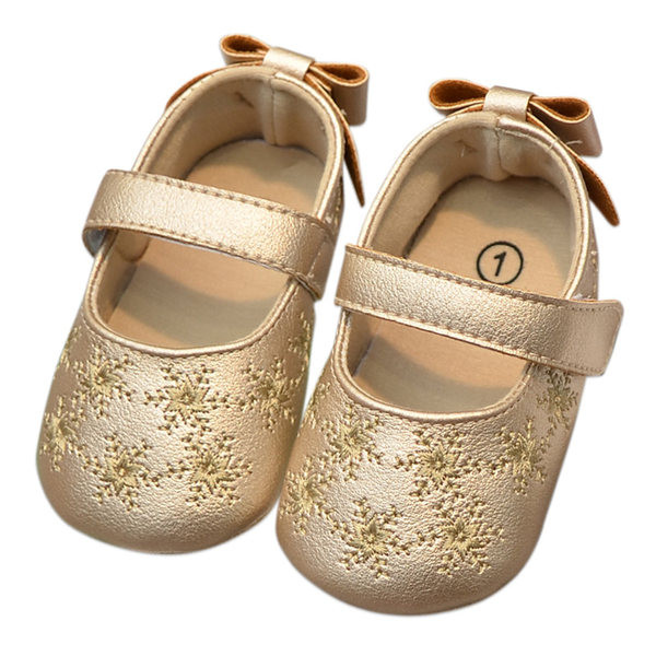 Nahast beebikingad paela ja kleebisega