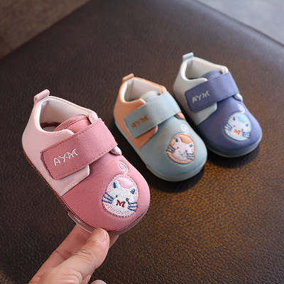 Бебешки обувки с велкро лепенки и бродерия