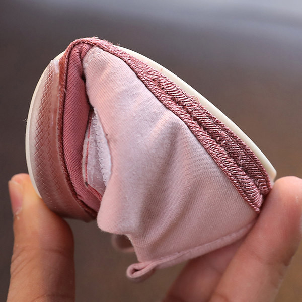 Бебешки обувки с велкро лепенки и бродерия