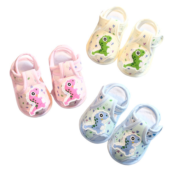 Takjakinnituse ja 3D elemendiga beebisandaalid