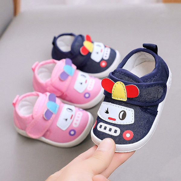 Бебешки обувки от текстил с лепенки и 3D апликации