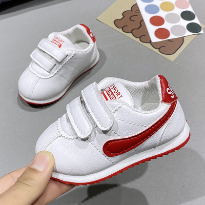 Beebi vabaaja tossud kunstnahast takjakinnitusega