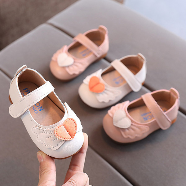 Kleebiste ja aplikatsiooniga väikelaste vabaajajalatsid