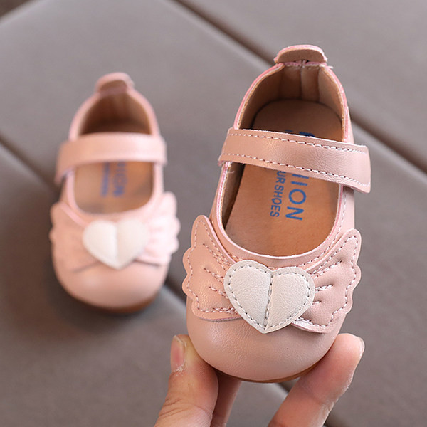 Kleebiste ja aplikatsiooniga väikelaste vabaajajalatsid