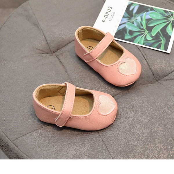 Südamekaunistusega nahast beebikingad