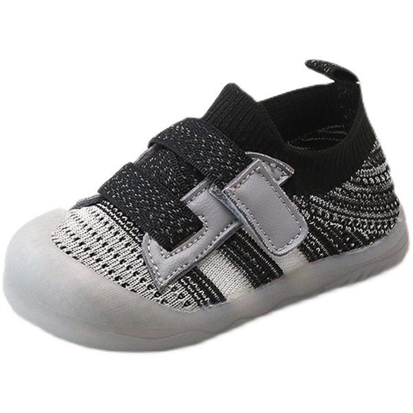 Pehme talla ja takjakinnitusega unisex mudelis riidest beebijalatsid