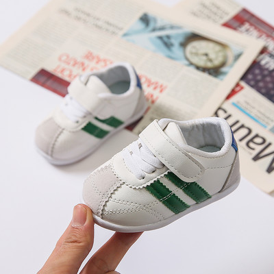 Paelte ja veluurkinnitusega beebikingad