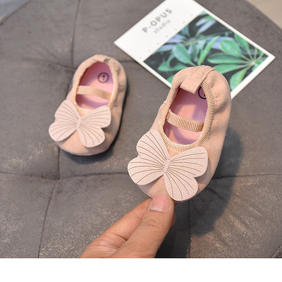 3D-liblika ja pehme tallaga beebikingad