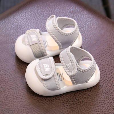 Beebi sandaalid kirjadega - unisex mudel