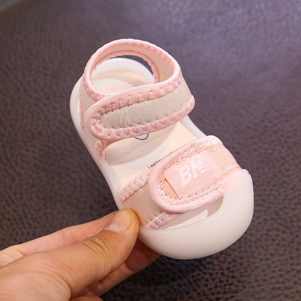 Beebi sandaalid kirjadega - unisex mudel