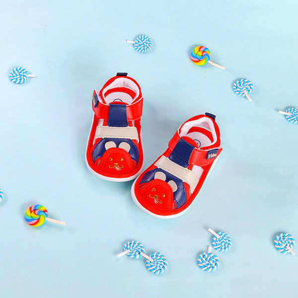 Eko-nahast kleepsuga beebisandaalid poistele