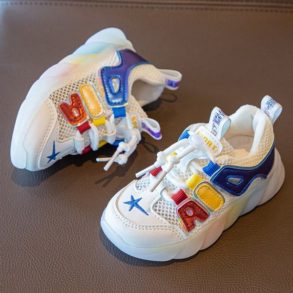 Helendavate taldadega beebitossud