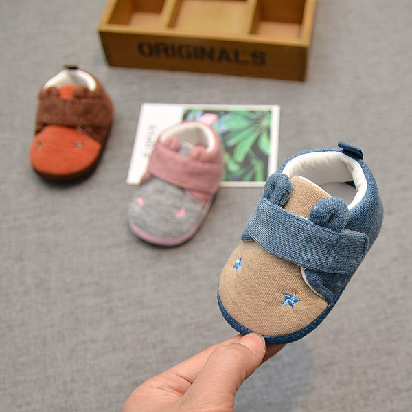 Lapiku ja lameda tallaga beebikingad