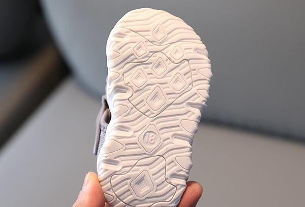 Suvised vabaaja sandaalid beebidele takjapaelaga