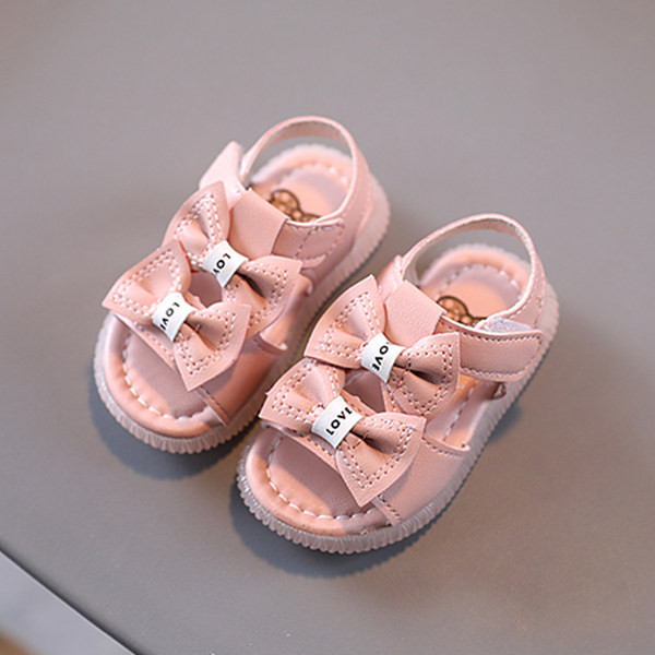 Paelte ja teibiga beebisandaalid