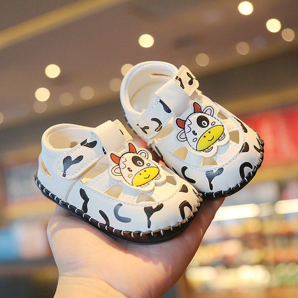 Takjapaela ja aplikatsiooniga ökonahast beebisandaalid