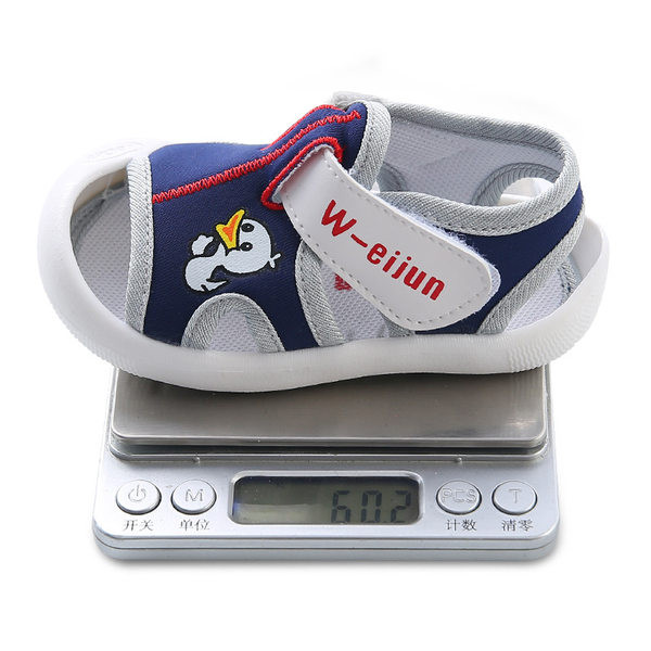 Baby vabaaja sandaalid tikandiga