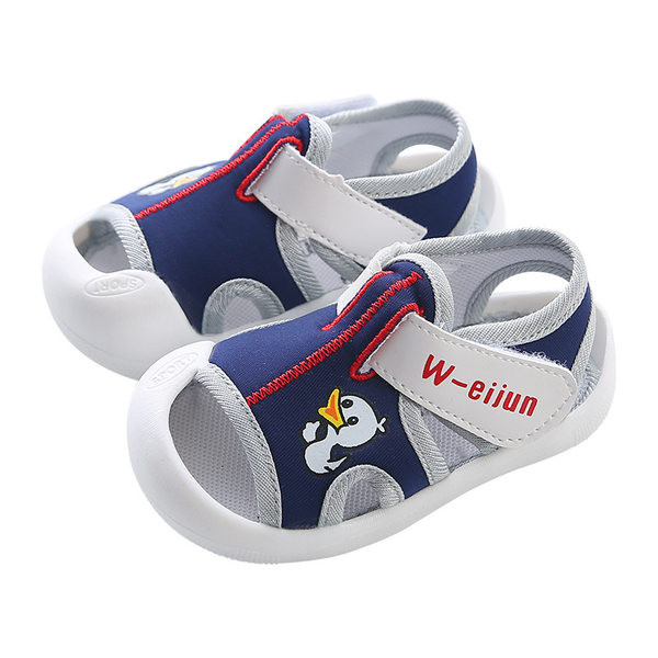Baby vabaaja sandaalid tikandiga