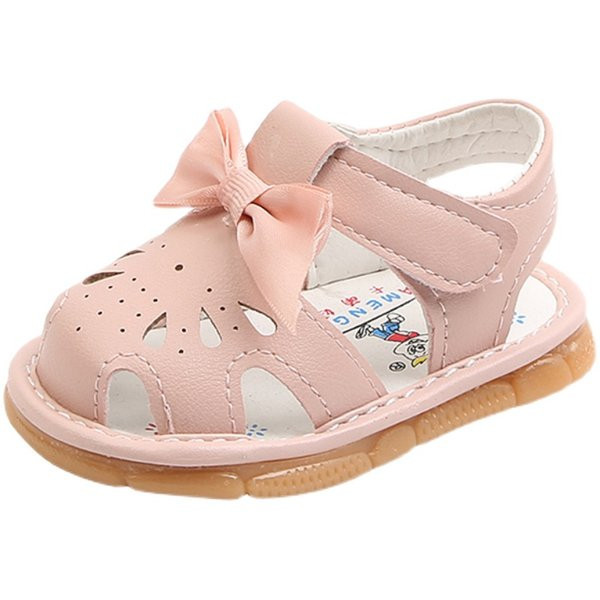 Kleebiste ja paelaga nahast beebikingad