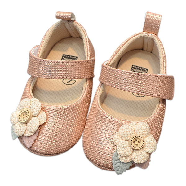 Lillekaunistusega ja pehme tallaga beebikingad