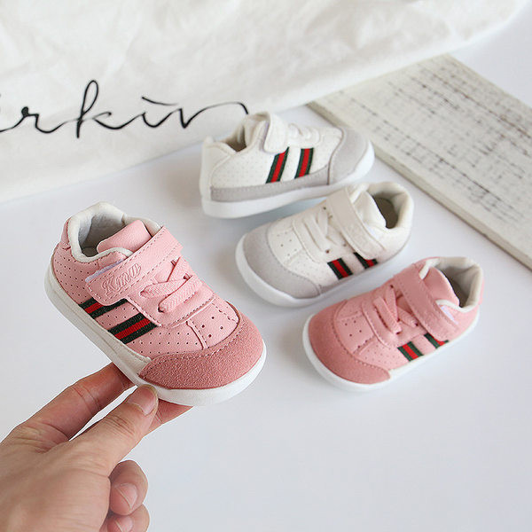 Pehme talla ja plaastriga beebitossud