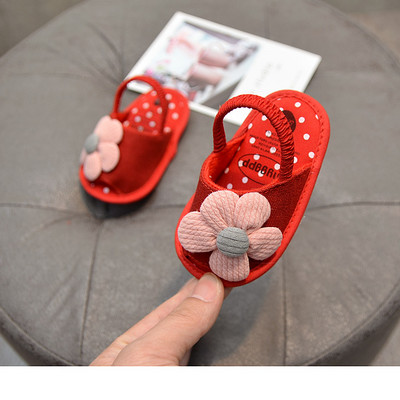 Beebi sandaalid 3D lille ja kummiga