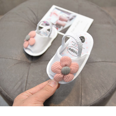 Beebi sandaalid 3D lille ja kummiga