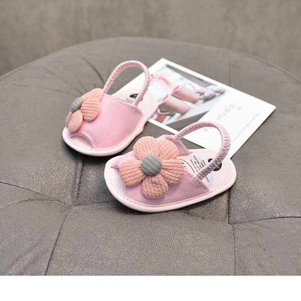 Beebi sandaalid 3D lille ja kummiga