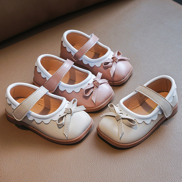 Kleebiste ja paelaga kunstnahast beebikingad