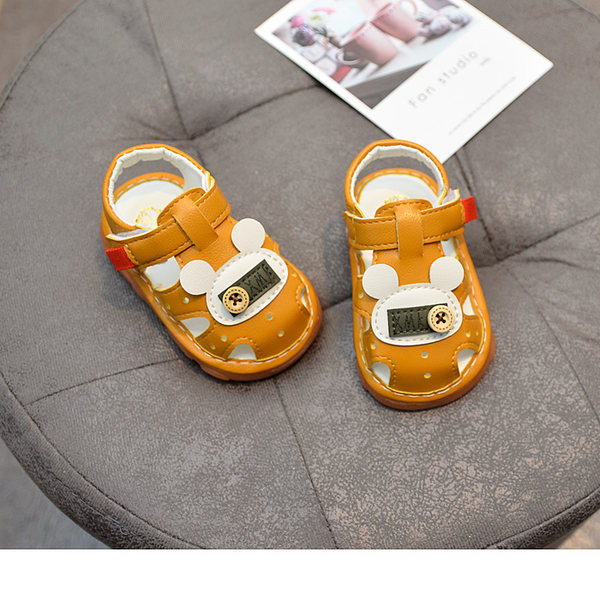 Кожени бебешки  сандали с 3D елемент и мека подметка