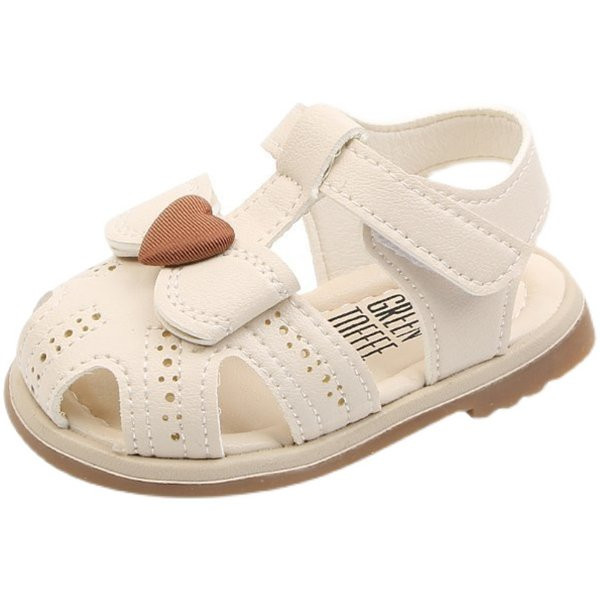 Perforeeritud ökonahast paelaga beebisandaalid