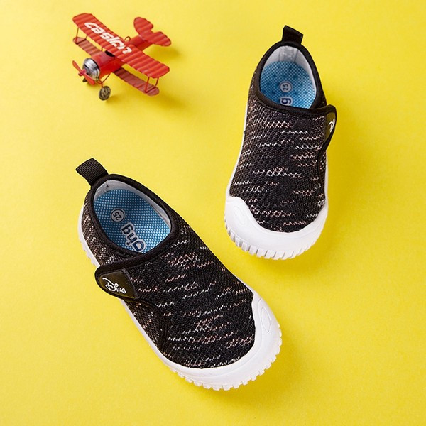 Beebi takjapaelaga lõuendist kingad