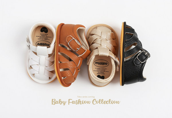 Pandlaga nahast beebisandaalid