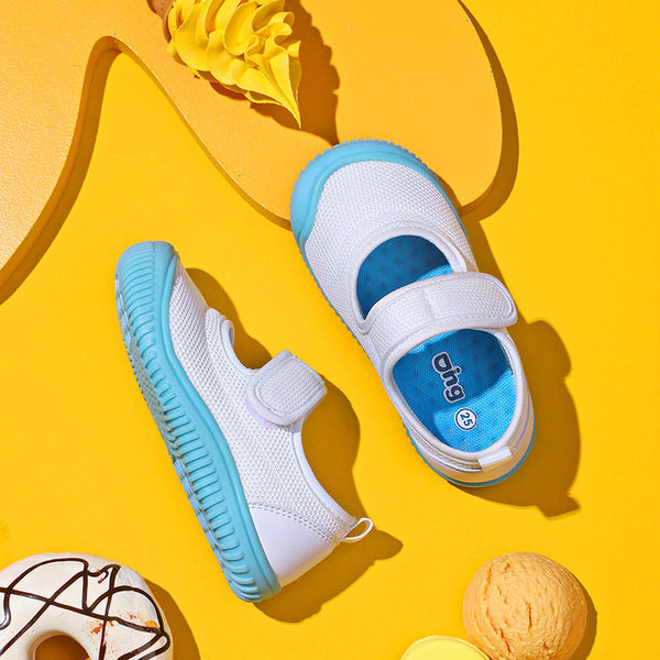 Момичешки платнени кецове с лепенка