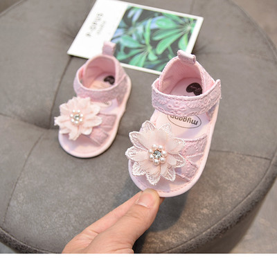Dječje sandale s čipkom i 3D cvjetnim elementom