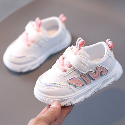 Бебешки обувки с лепенки и равна подметка в три цвята