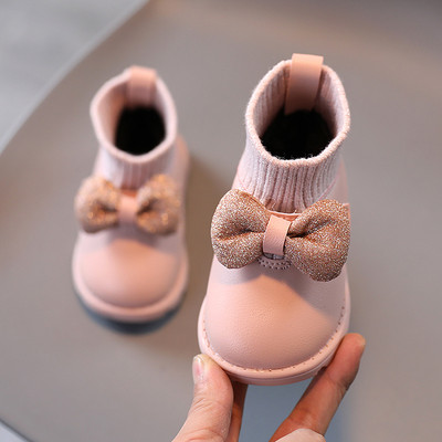Бебешки обувки с панделка и равна подметка 