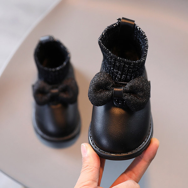 Pantofi pentru bebelusi cu panglica si talpa plata