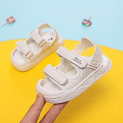 Eko-nahast beebisandaalid pealkirja ja takjakinnitusega