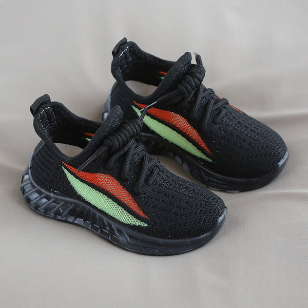 Pehmete talla ja paeltega beebiriidest tossud