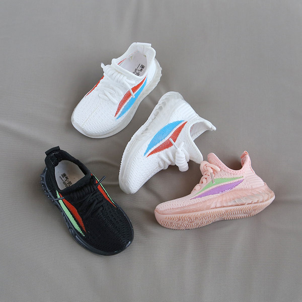 Pehmete talla ja paeltega beebiriidest tossud