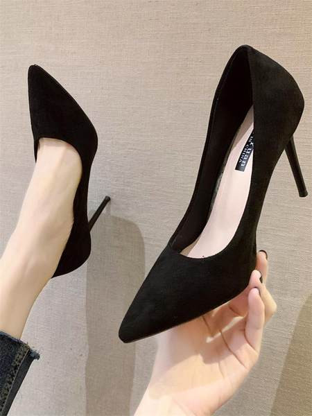 Öko-seemisnahast terava otsaga naiste kingade mudel, õhukese 6 cm kontsaga