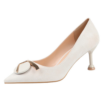 Moodsad naiste teravatipulised õhukeste kõrgete kontsadega kingad