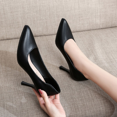 Γυναικεία μυτερά παπούτσια με ψηλοτάκουνα από οικολογικό δέρμα